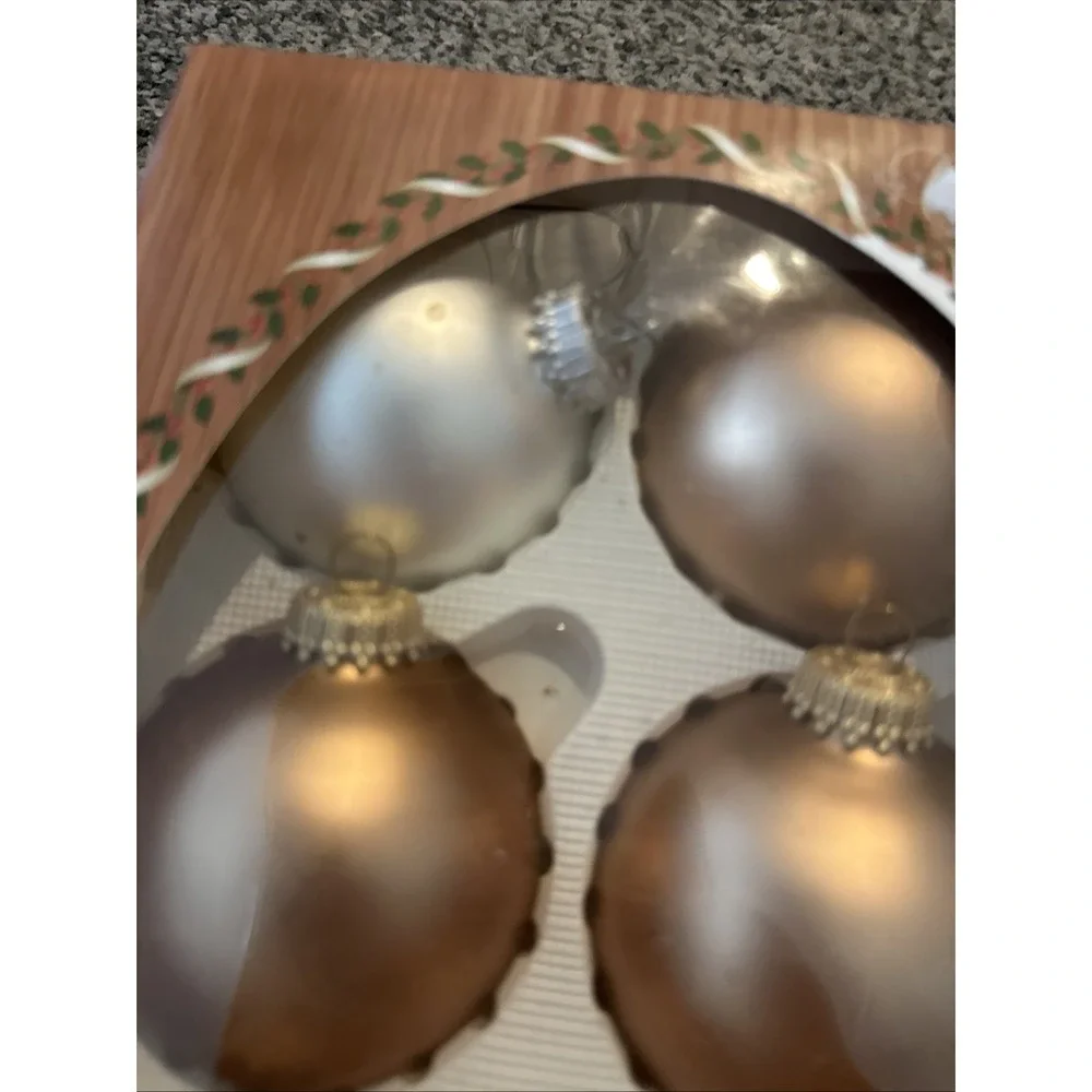 Set Of 6 Christmas By Krebs Elegant Round Glass Ball Ornaments Chablis Gold 2.5